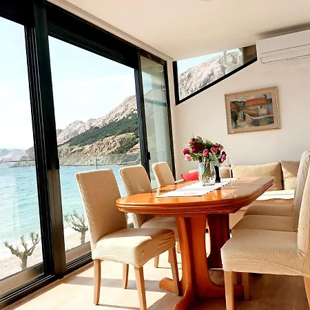 Anton Apartment *