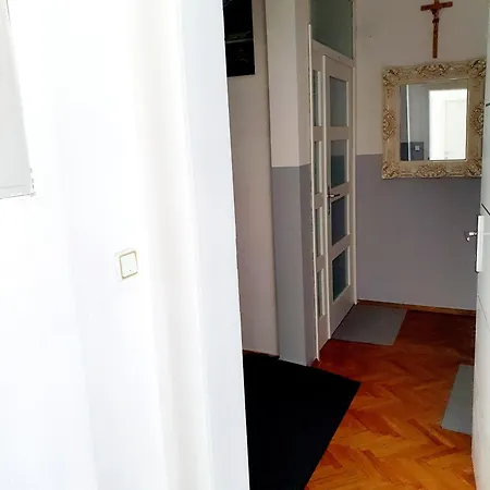 Anton Apartment