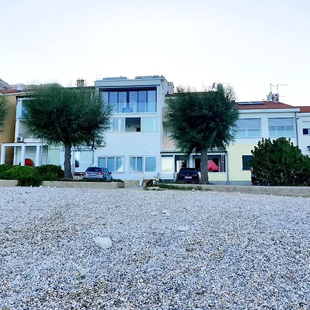 Anton Apartment