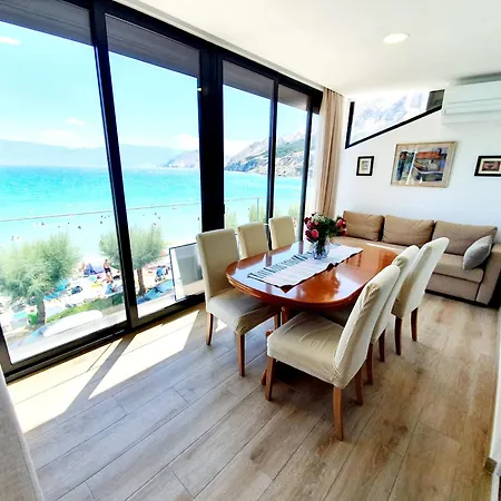 Anton Apartment